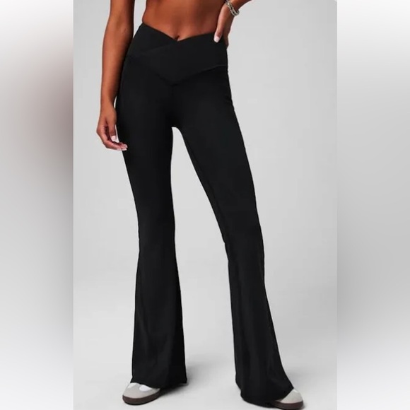 FABLETICS PURELUXE HIGH WAISTED CROSSOVER FLARE BLACK 28” PANTS SIZE SMALL EUC - Picture 4 of 8